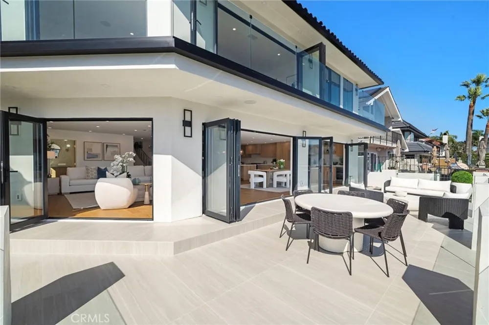 4042 Figaro Huntington Beach, CA 92649