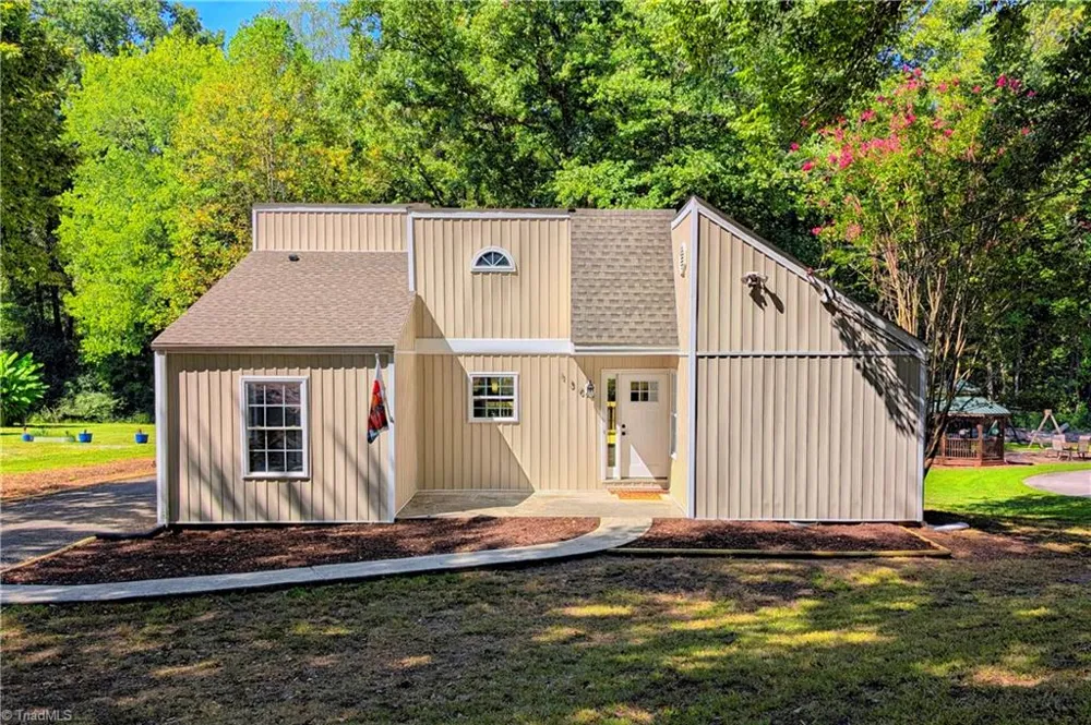 130 Roswell Drive Kernersville, NC 27284