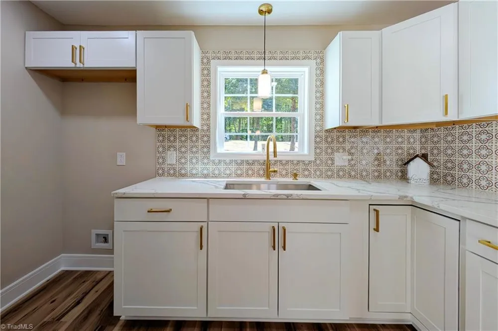130 Roswell Drive Kernersville, NC 27284