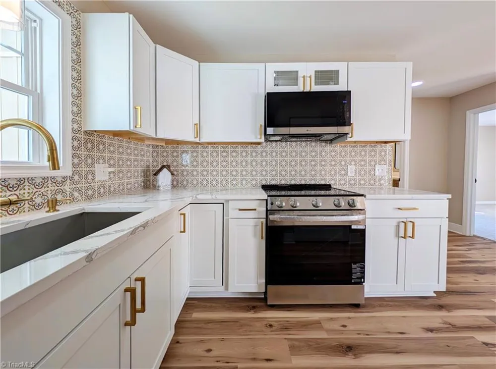 130 Roswell Drive Kernersville, NC 27284