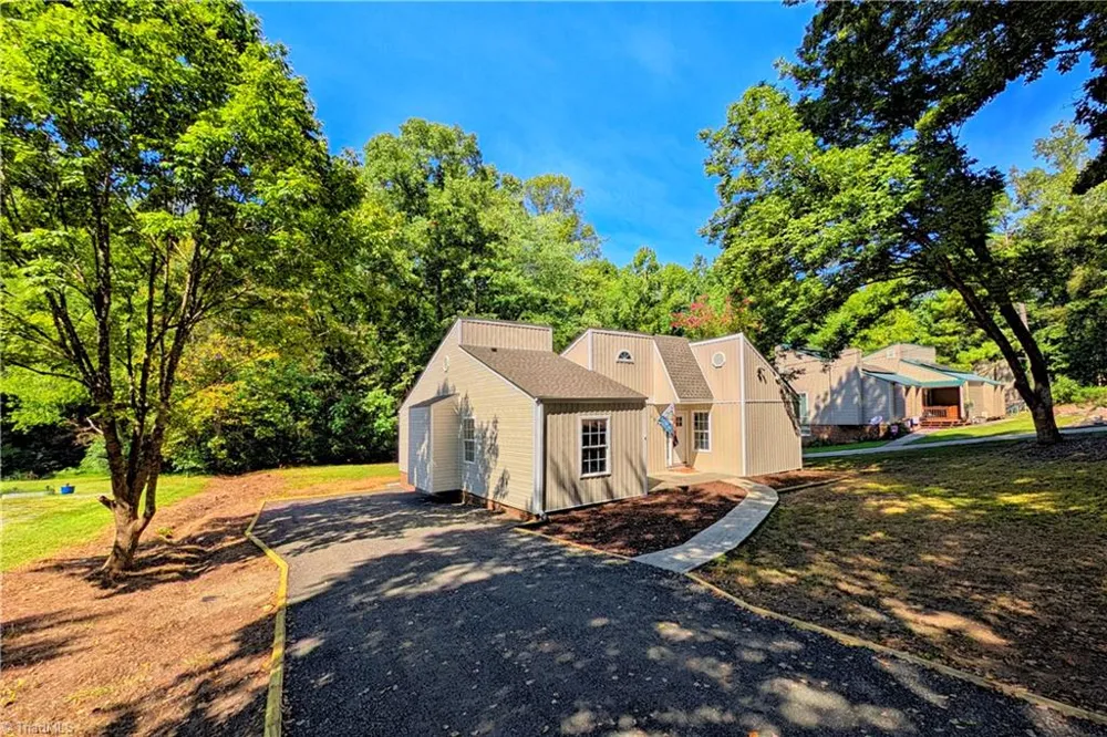 130 Roswell Drive Kernersville, NC 27284