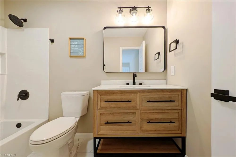 130 Roswell Drive Kernersville, NC 27284