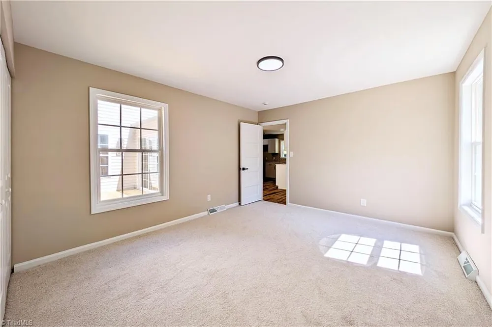 130 Roswell Drive Kernersville, NC 27284