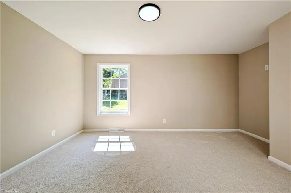 130 Roswell Drive Kernersville, NC 27284