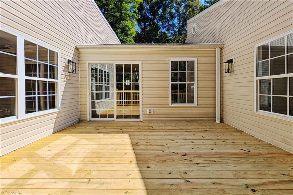 130 Roswell Drive Kernersville, NC 27284