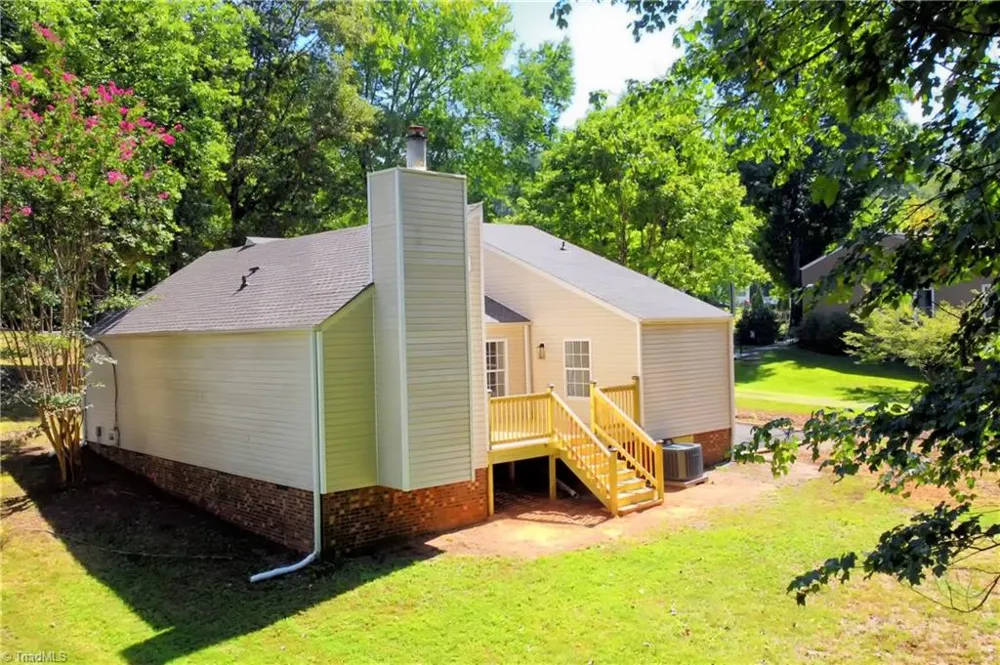 130 Roswell Drive Kernersville, NC 27284