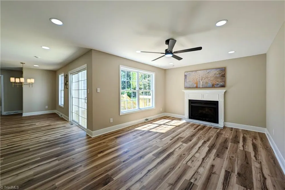 130 Roswell Drive Kernersville, NC 27284