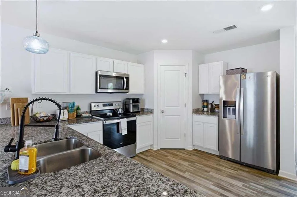 36 Oxford LN Kingston, GA 30145