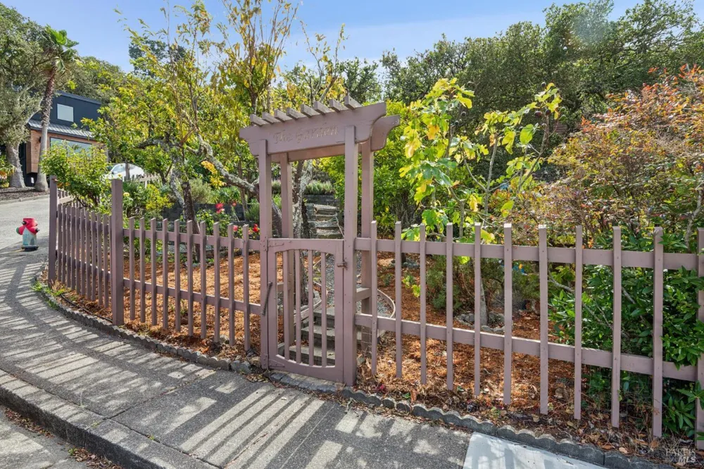 1 Laurel Lane Sausalito, CA 94965