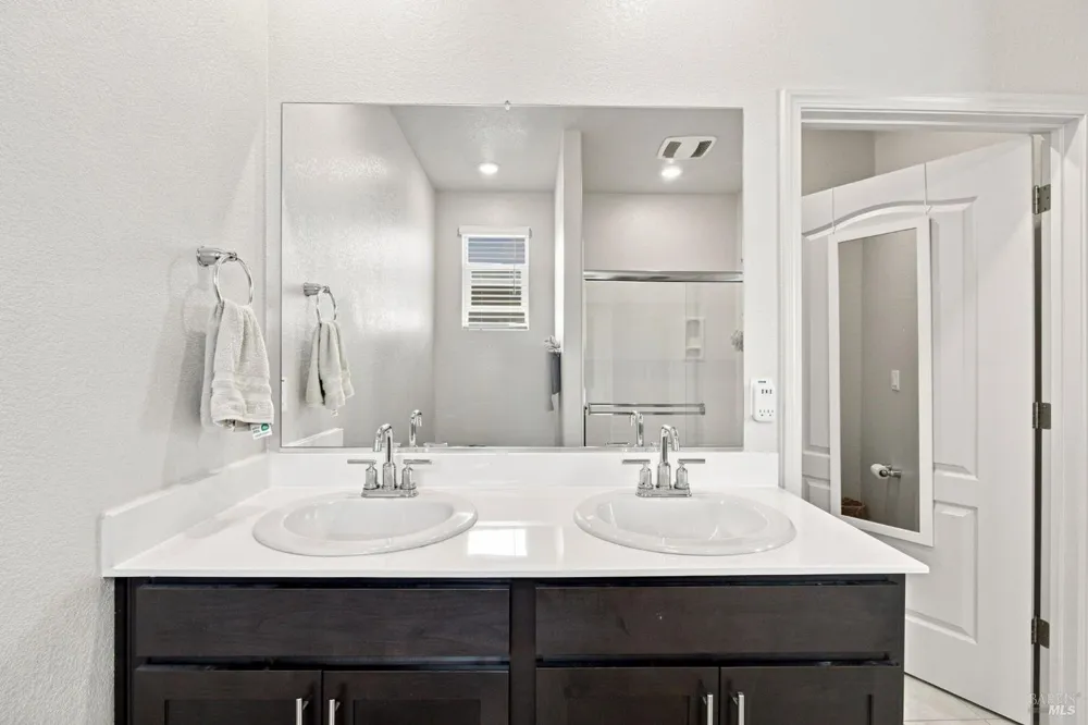 585 Shefford Drive Vacaville, CA 95687