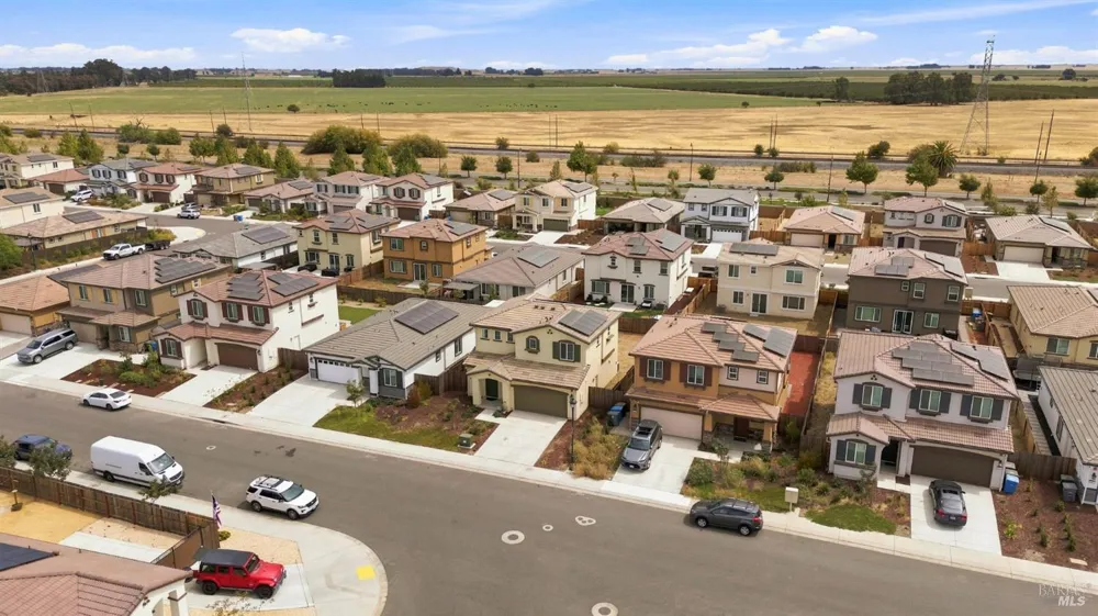 585 Shefford Drive Vacaville, CA 95687