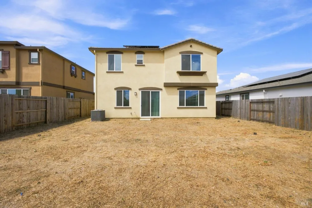 585 Shefford Drive Vacaville, CA 95687