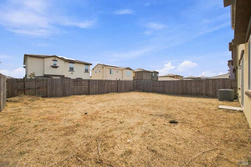 585 Shefford Drive Vacaville, CA 95687