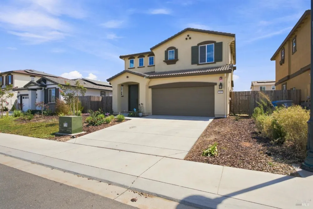 585 Shefford Drive Vacaville, CA 95687