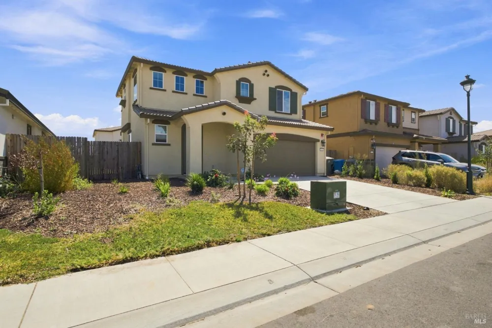 585 Shefford Drive Vacaville, CA 95687