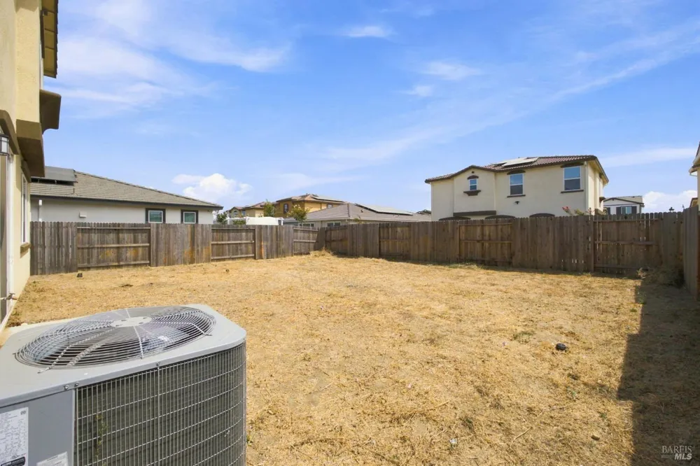 585 Shefford Drive Vacaville, CA 95687