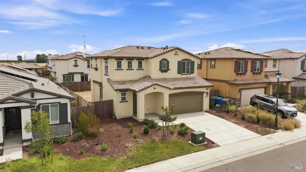 585 Shefford Drive Vacaville, CA 95687