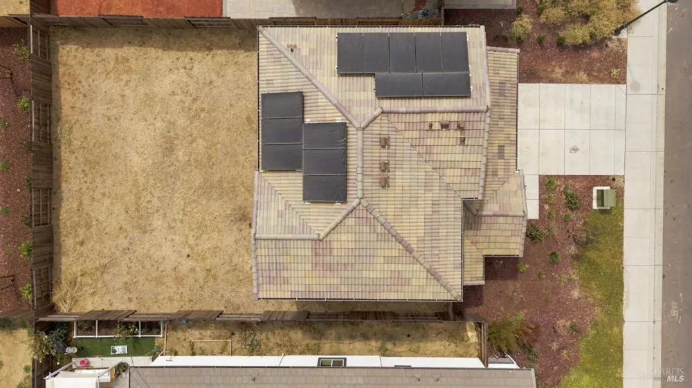 585 Shefford Drive Vacaville, CA 95687