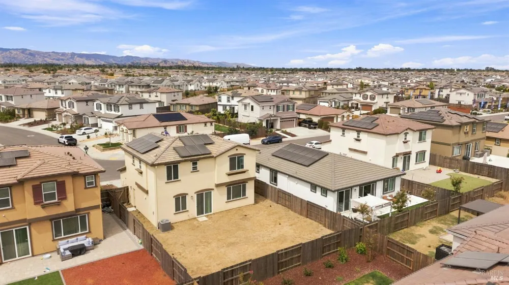 585 Shefford Drive Vacaville, CA 95687