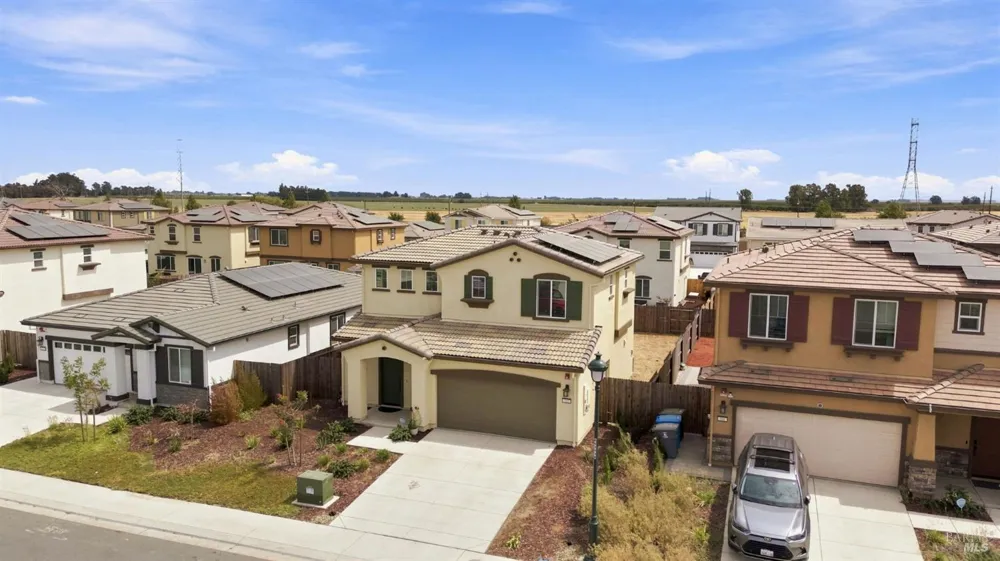 585 Shefford Drive Vacaville, CA 95687