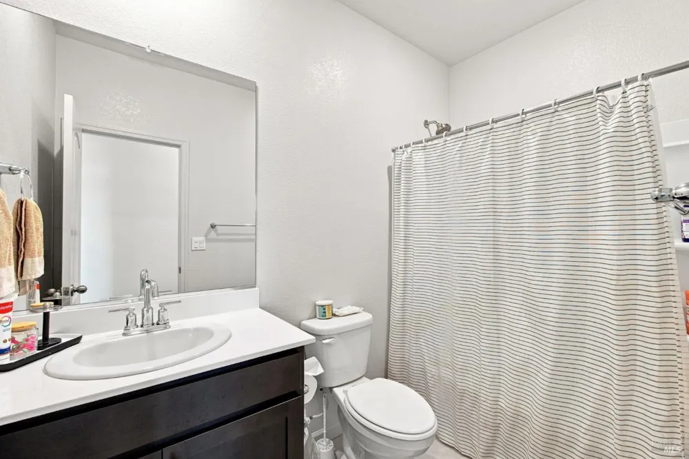 585 Shefford Drive Vacaville, CA 95687
