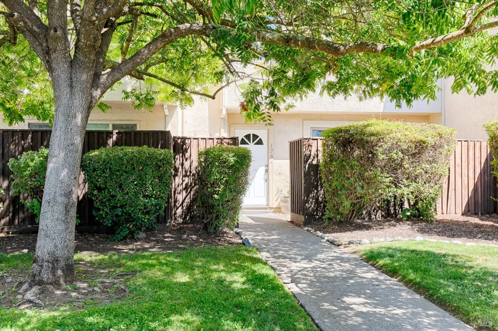 1764 Las Raposas Court Santa Rosa, CA 95409