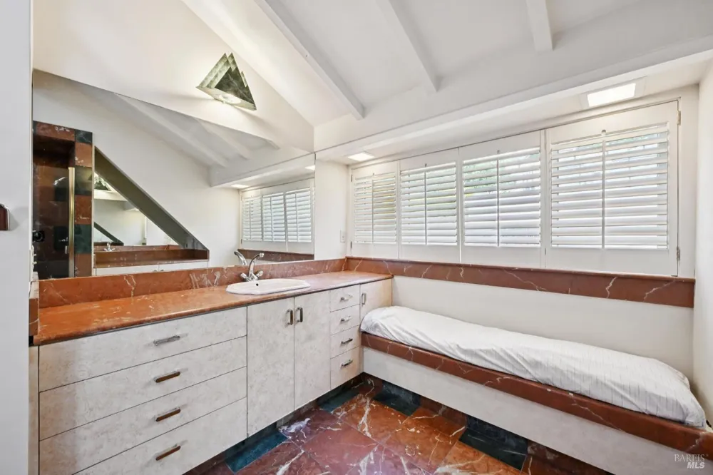350 Ocean Parkway Bolinas, CA 94924