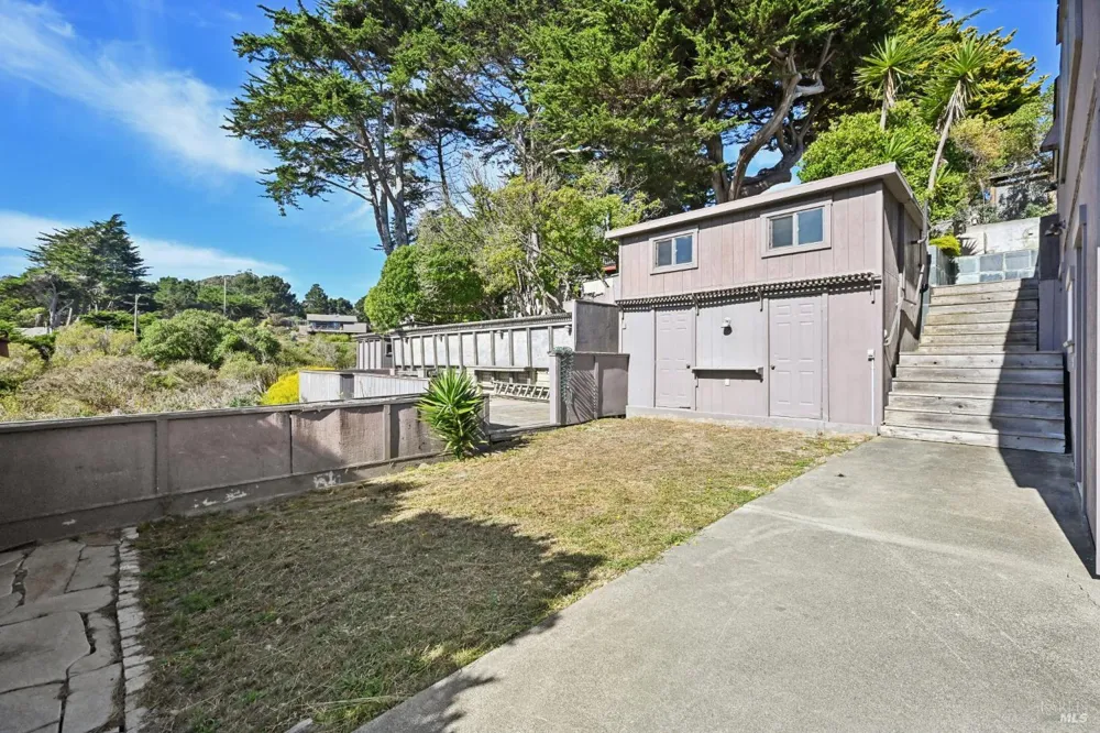 350 Ocean Parkway Bolinas, CA 94924