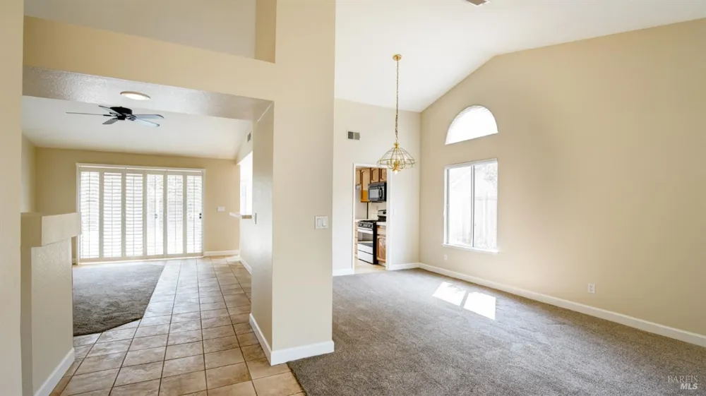 596 Rambleton Drive Vacaville, CA 95688