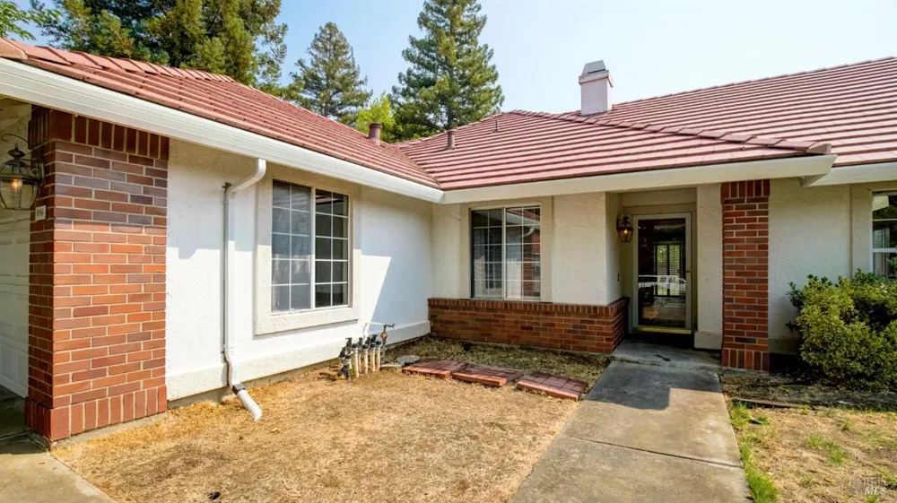 596 Rambleton Drive Vacaville, CA 95688