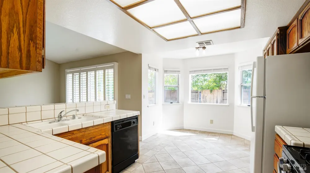 596 Rambleton Drive Vacaville, CA 95688