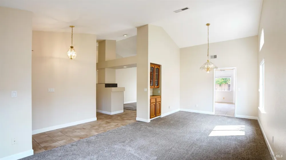 596 Rambleton Drive Vacaville, CA 95688