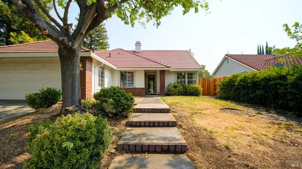 596 Rambleton Drive Vacaville, CA 95688