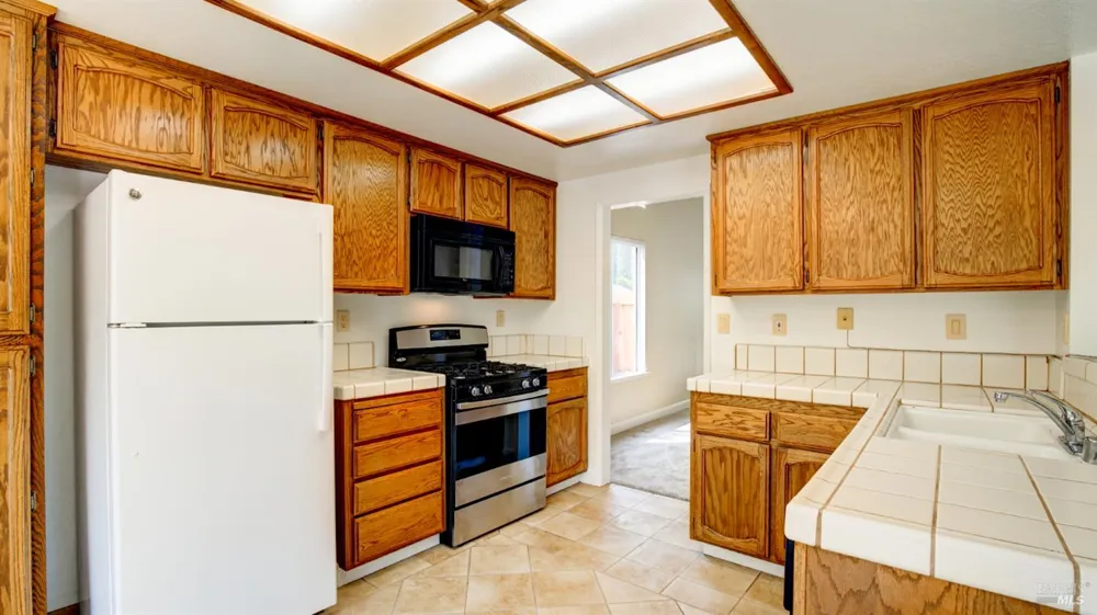 596 Rambleton Drive Vacaville, CA 95688
