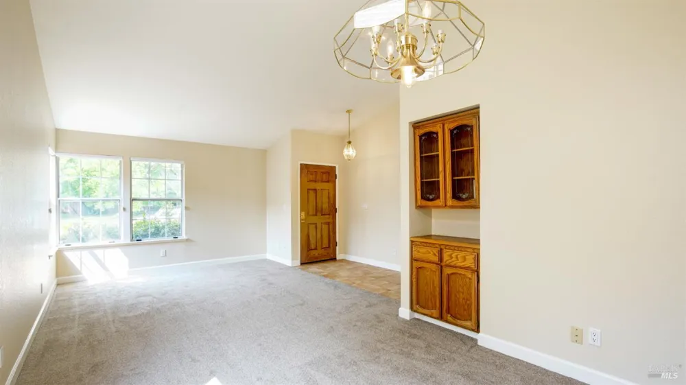 596 Rambleton Drive Vacaville, CA 95688