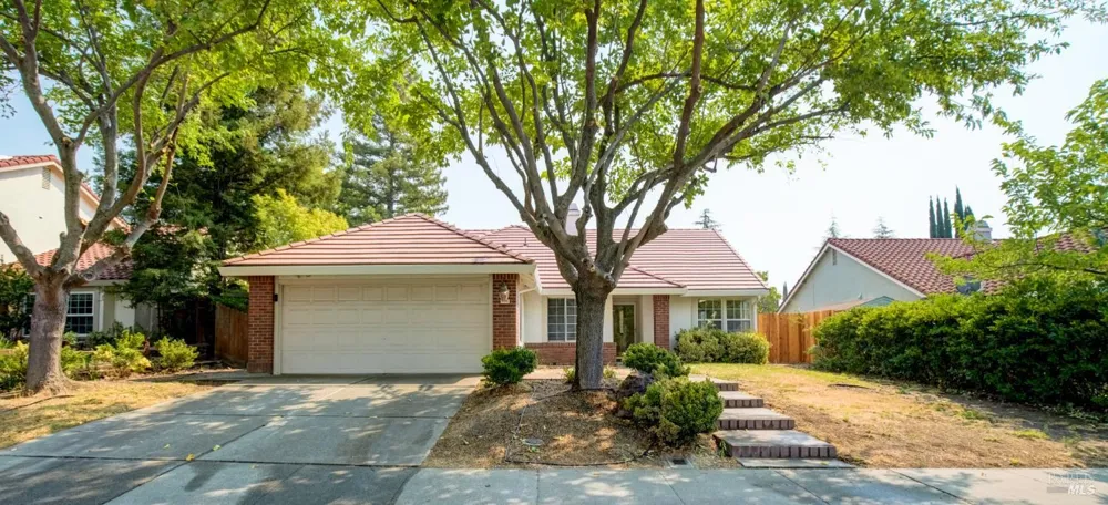 596 Rambleton Drive Vacaville, CA 95688