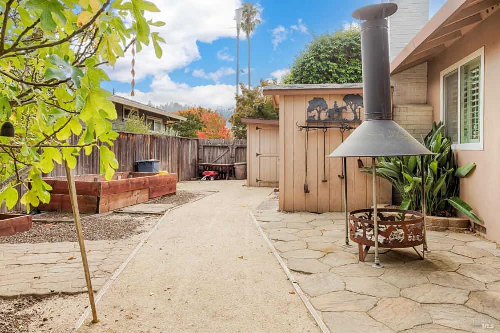 7125 Fairfield Drive Santa Rosa, CA 95409
