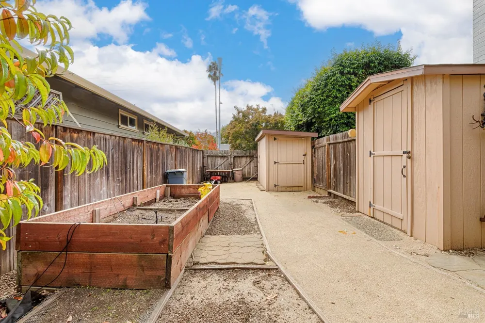 7125 Fairfield Drive Santa Rosa, CA 95409