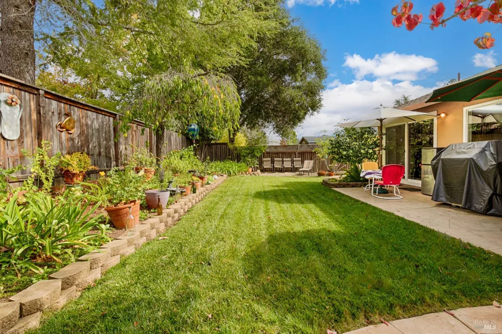7125 Fairfield Drive Santa Rosa, CA 95409