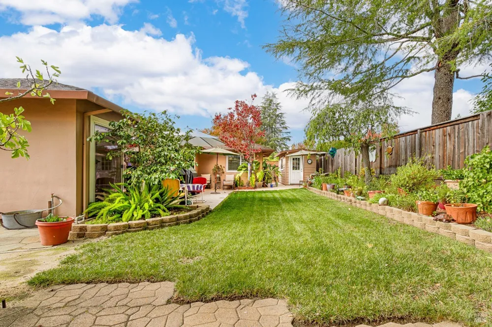 7125 Fairfield Drive Santa Rosa, CA 95409