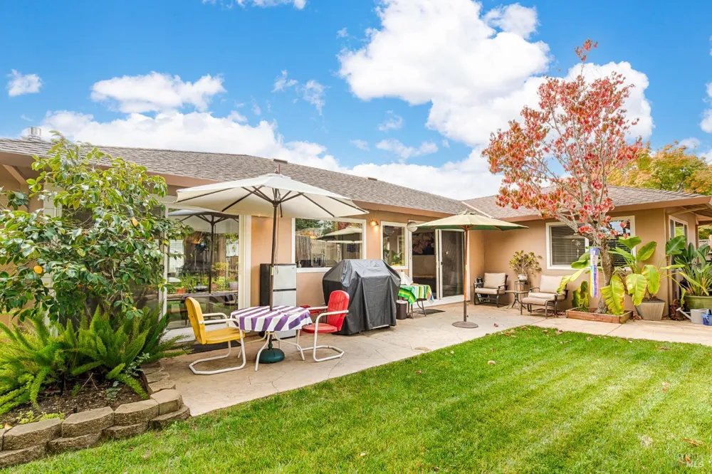 7125 Fairfield Drive Santa Rosa, CA 95409