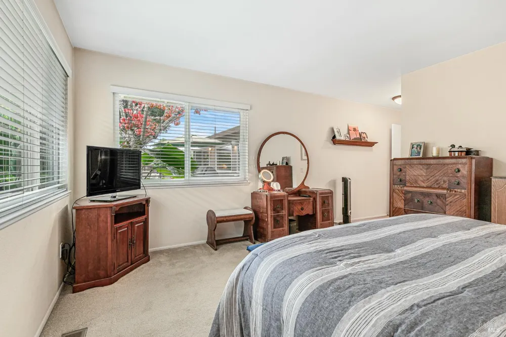 7125 Fairfield Drive Santa Rosa, CA 95409