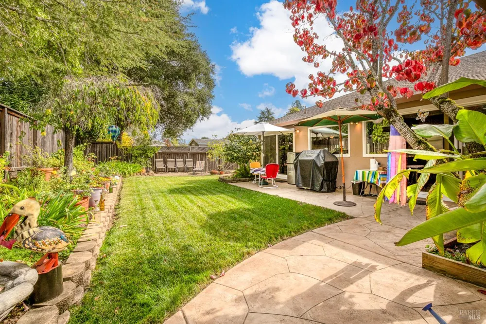7125 Fairfield Drive Santa Rosa, CA 95409