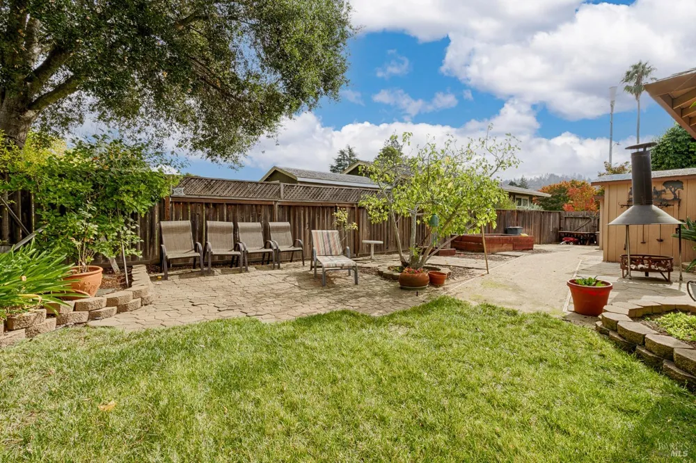 7125 Fairfield Drive Santa Rosa, CA 95409