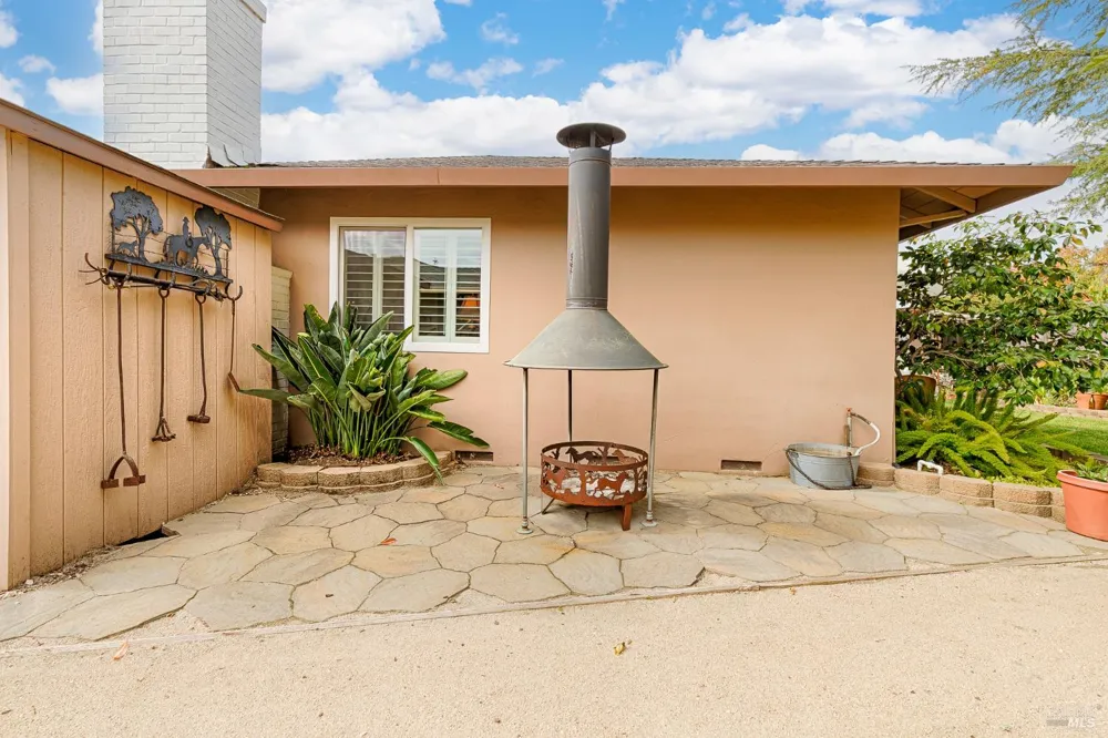 7125 Fairfield Drive Santa Rosa, CA 95409