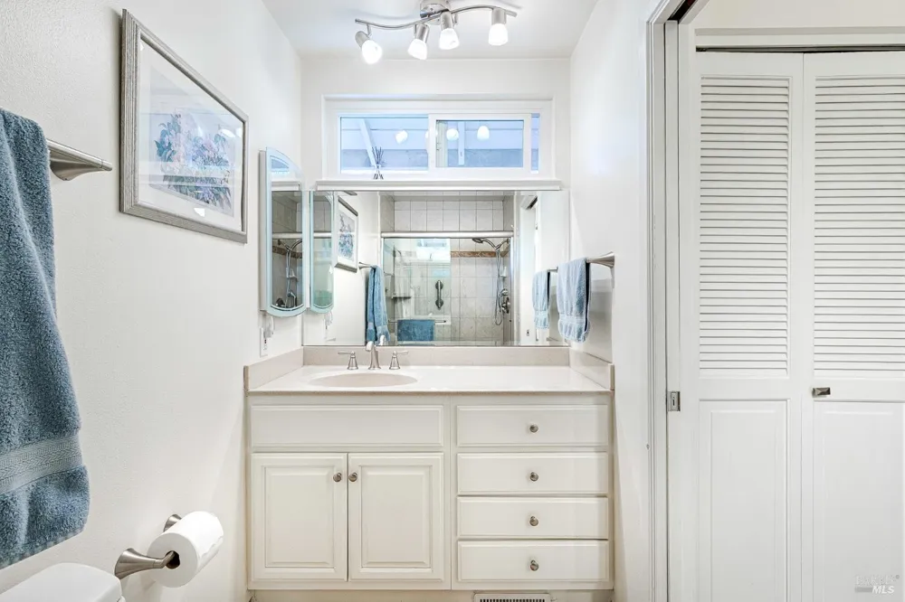 7125 Fairfield Drive Santa Rosa, CA 95409