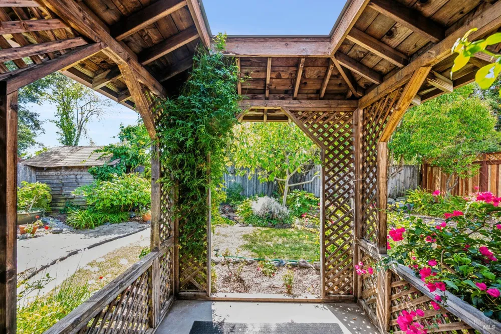 412 Cortez Drive Petaluma, CA 94954