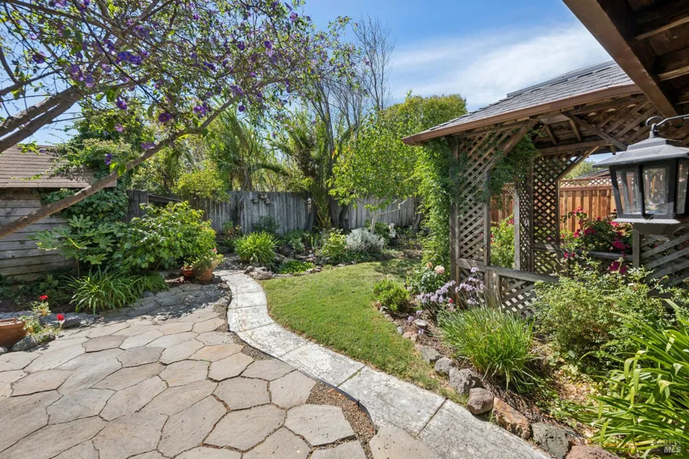 412 Cortez Drive Petaluma, CA 94954