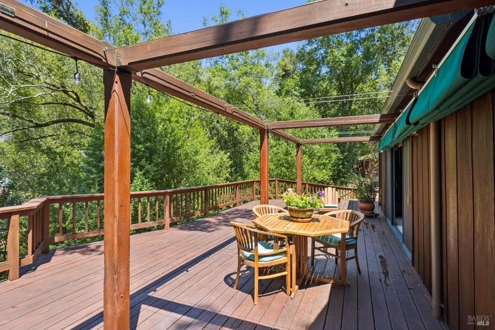 30 Escondida Lane Lagunitas, CA 94938
