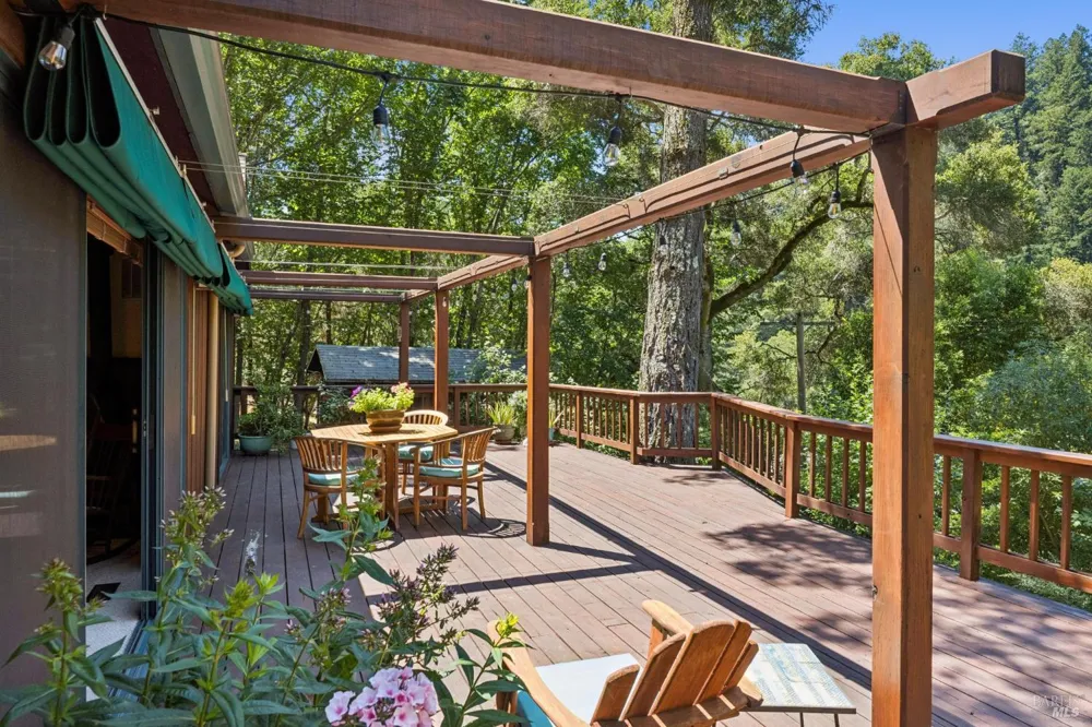 30 Escondida Lane Lagunitas, CA 94938
